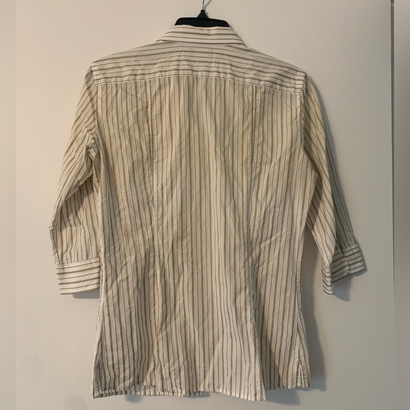 Used button up womens shirt - Picture 3 of 3